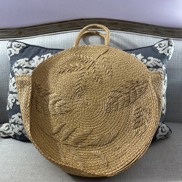 unbranded Handbags - Oversized Woven Straw Round Tote Bag